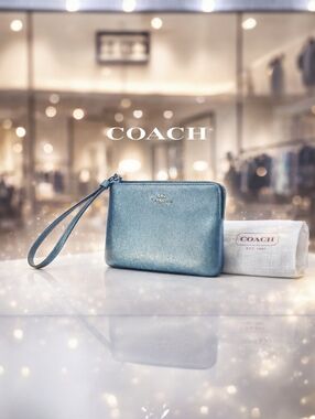 Coach Metallic Blue Corner Zip Wristlet Crossgrain Leather EUC w/ Dust Bag
